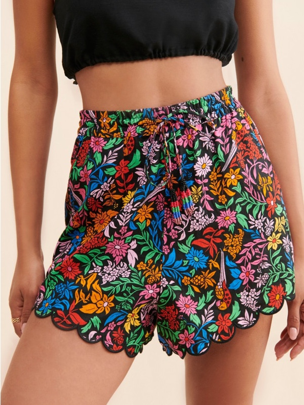 FARM Rio Multicolor Floral Scallop Hem Shorts
